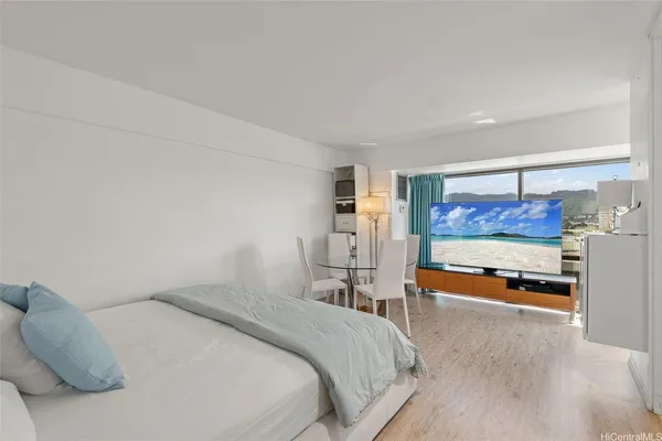 $1,950 | 1750 Kalakaua Avenue, Unit 609, Honolulu, HI 96826