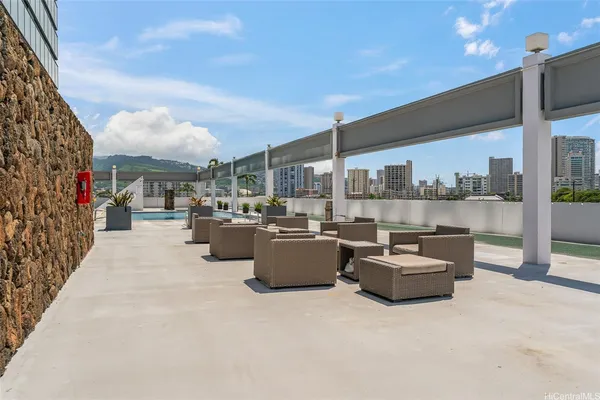 $1,950 | 1750 Kalakaua Avenue, Unit 609, Honolulu, HI 96826