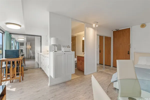 $1,950 | 1750 Kalakaua Avenue, Unit 609, Honolulu, HI 96826
