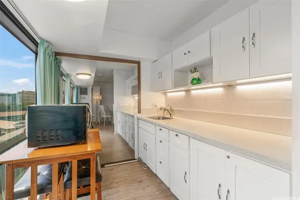 $1,950 | 1750 Kalakaua Avenue, Unit 609, Honolulu, HI 96826