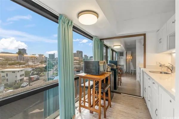 $1,950 | 1750 Kalakaua Avenue, Unit 609, Honolulu, HI 96826