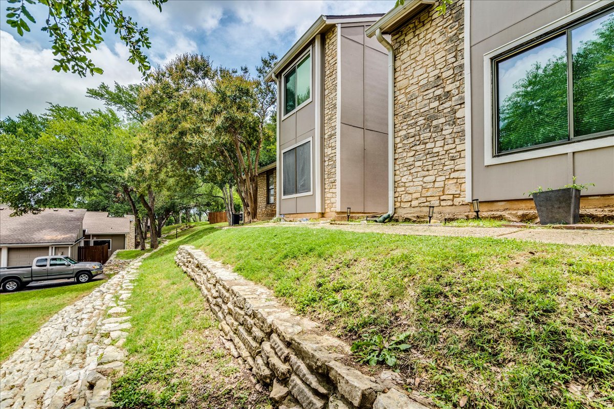 1720 Timber Ridge Road, Unit 166 Austin, TX 78741 - Photo 24 of 25