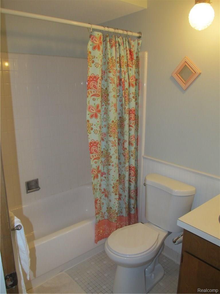 24011 Meadowbrook Road Novi, MI 48375 - Photo 9 of 27 IMG_7633.JPG
