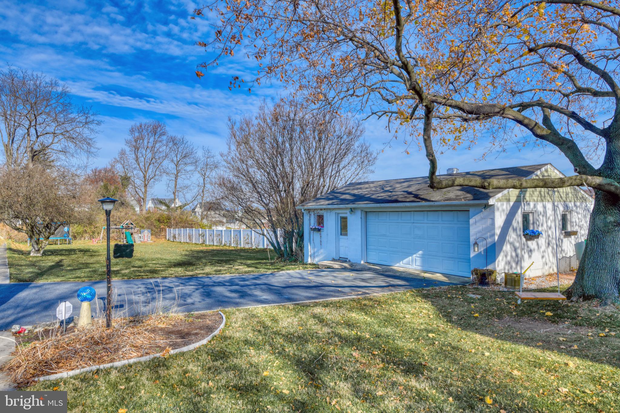 886 Fritztown Road Reading, PA 19608 - Photo 22 of 32