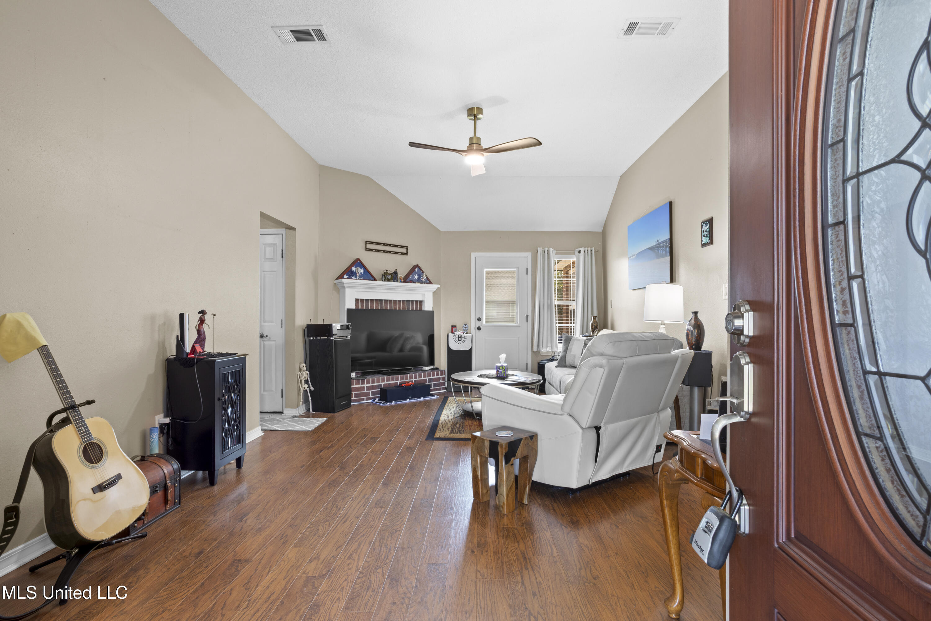 1310 Deana Road Ocean Springs, MS 39564 - Photo 5 of 22 005