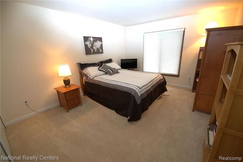 576 Middlebury Lane Rochester Hills, MI 48309 - Photo 24 of 36