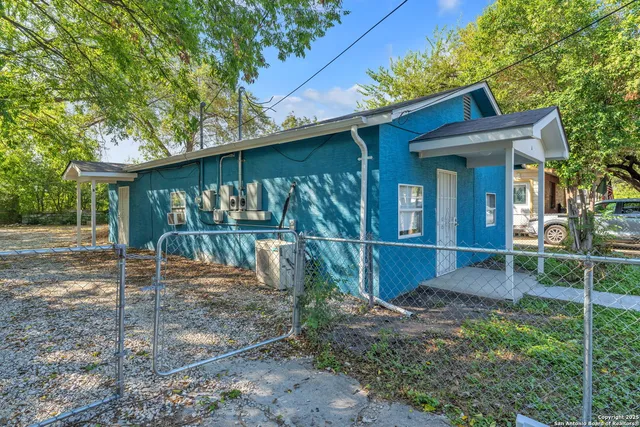 $800 | 834 Division Avenue, Unit 1, San Antonio, TX 78225