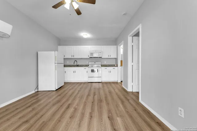 $800 | 834 Division Avenue, Unit 1, San Antonio, TX 78225