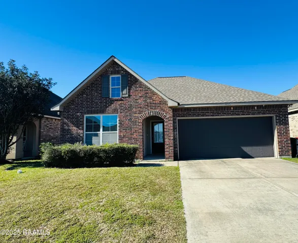 $2,200 | 406 Gray Birch Loop, Youngsville, LA 70592