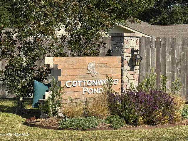 $2,200 | 406 Gray Birch Loop, Youngsville, LA 70592