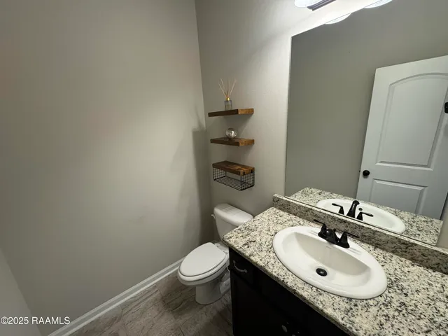 $2,200 | 406 Gray Birch Loop, Youngsville, LA 70592