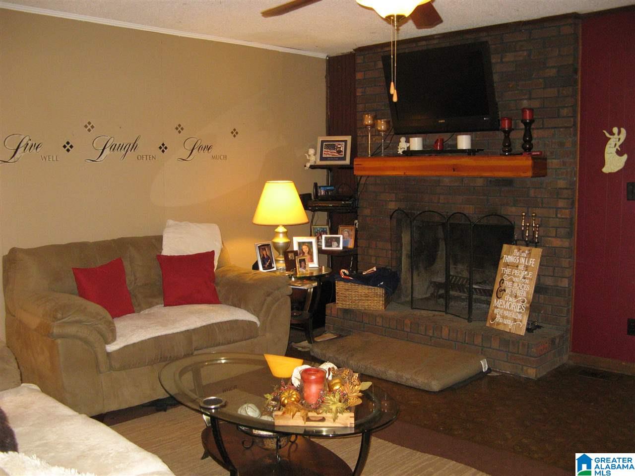 425 Phillips Drive Vincent, AL 35178 - Photo 4 of 23