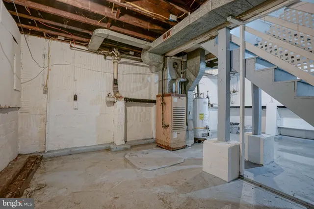 a view of a storage & utility room