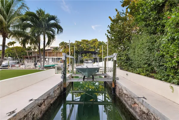 a view of a tennis court