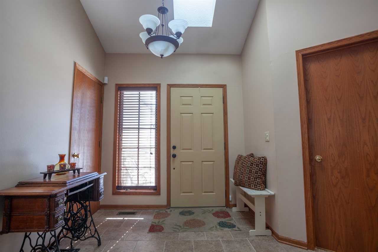 5564 Raspberry Trail Rockford, IL 61114 - Photo 2 of 25 Gallery Image 2