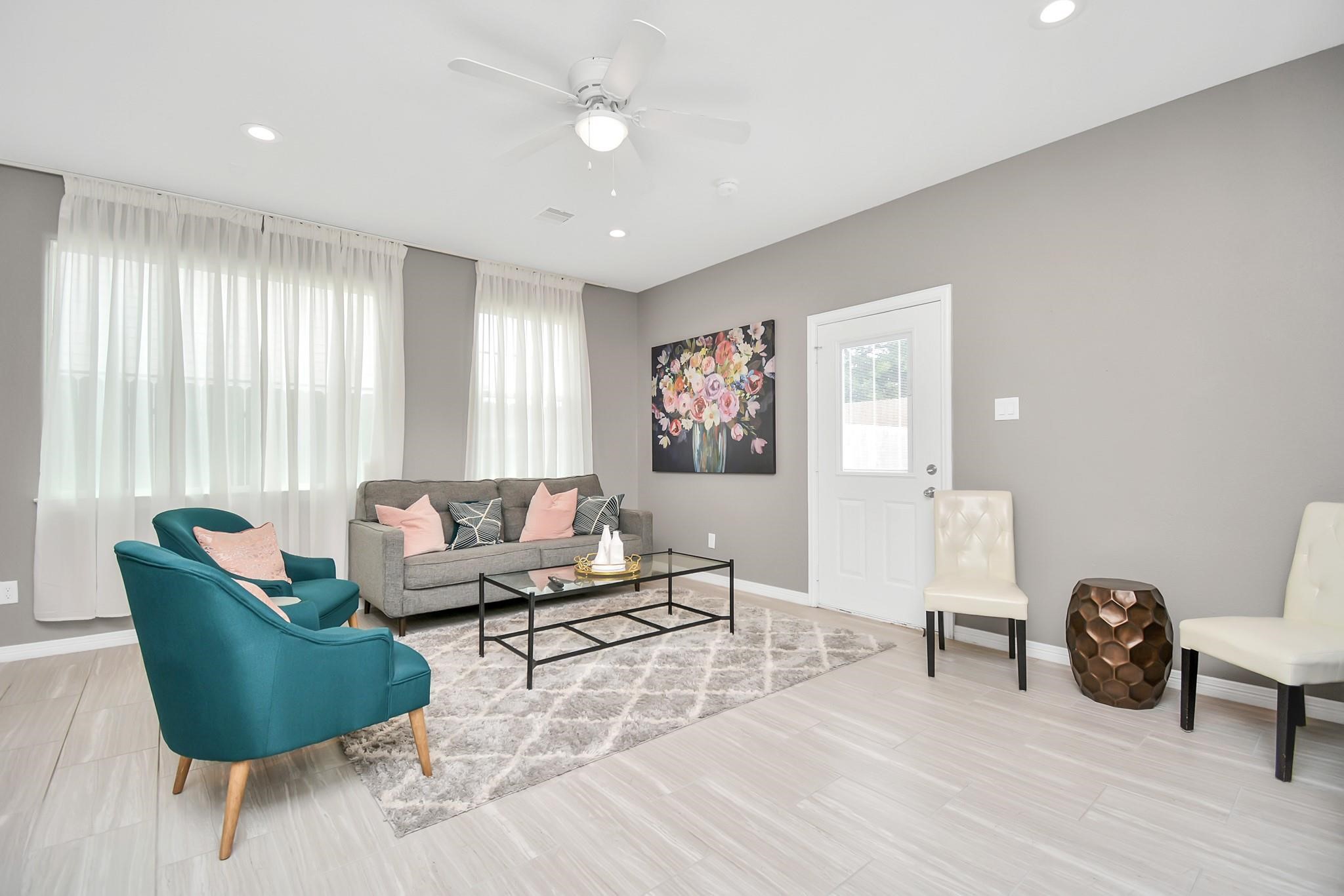3019 Elysian Street Houston, TX 77009 - Photo 13 of 33 a living room with furniture and a window