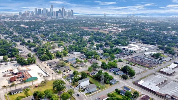 $2,200 | 3019 Elysian Street, Houston, TX 77009