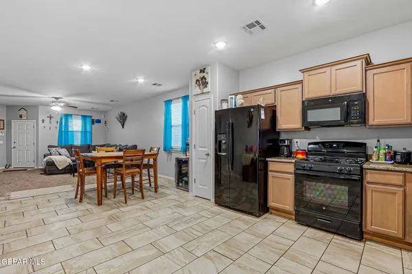 $220,000 | 537 Dusk Vw Street, Socorro, TX 79927