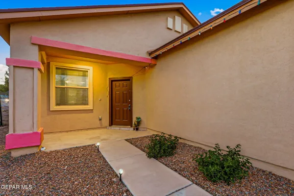 $220,000 | 537 Dusk Vw Street, Socorro, TX 79927