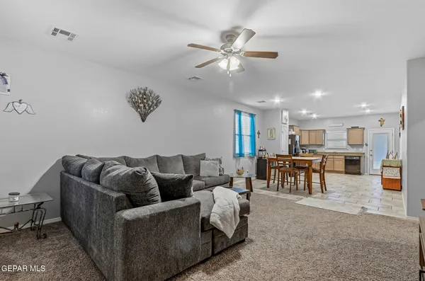 $220,000 | 537 Dusk Vw Street, Socorro, TX 79927