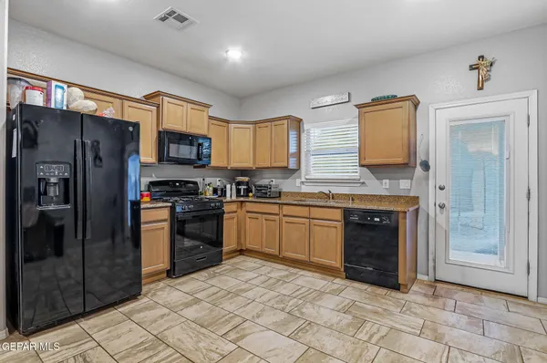 $220,000 | 537 Dusk Vw Street, Socorro, TX 79927