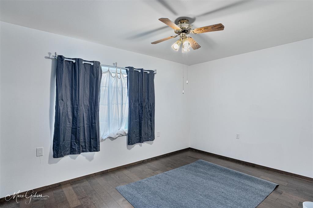 3304 Gorton Road Shreveport, LA 71119 - Photo 16 of 21 an empty room with windows and closet