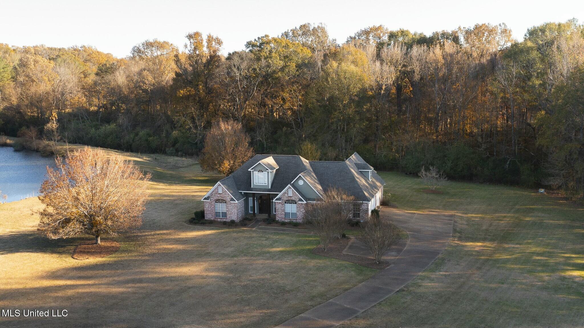 215 Sunset Circle Madison, MS 39110 - Photo 2 of 63 tempImageGLlQZ4