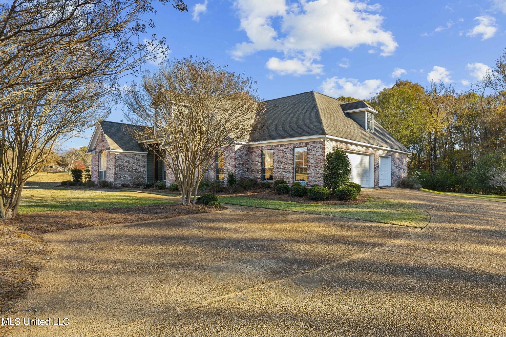 215 Sunset Circle Madison, MS 39110 - Photo 3 of 63 tempImagetAAVHc