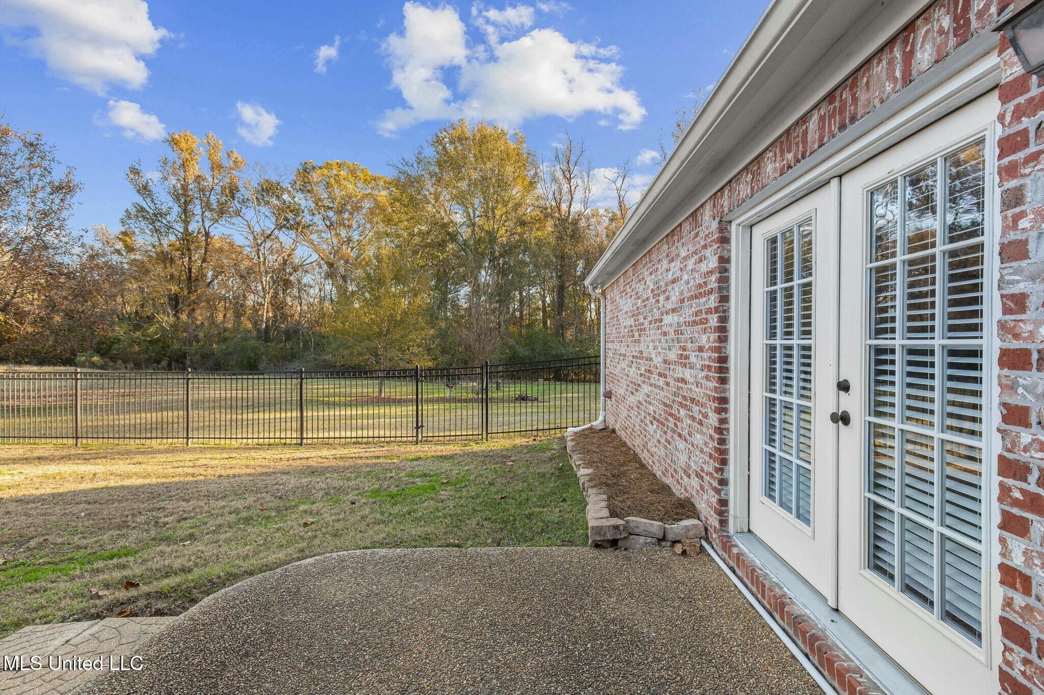 215 Sunset Circle Madison, MS 39110 - Photo 45 of 63 tempImageLtF3uj