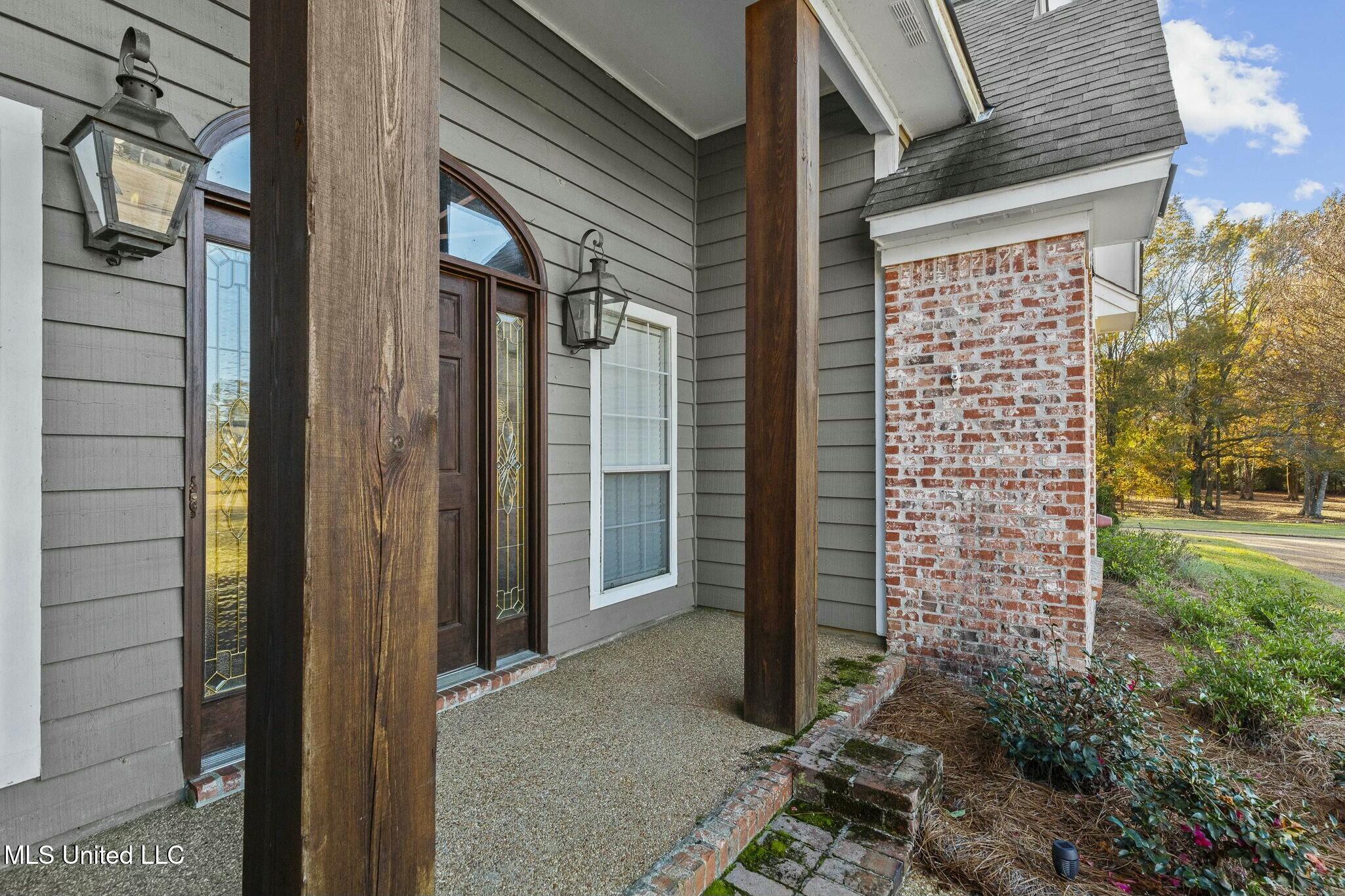 215 Sunset Circle Madison, MS 39110 - Photo 6 of 63 tempImageEYy8nF