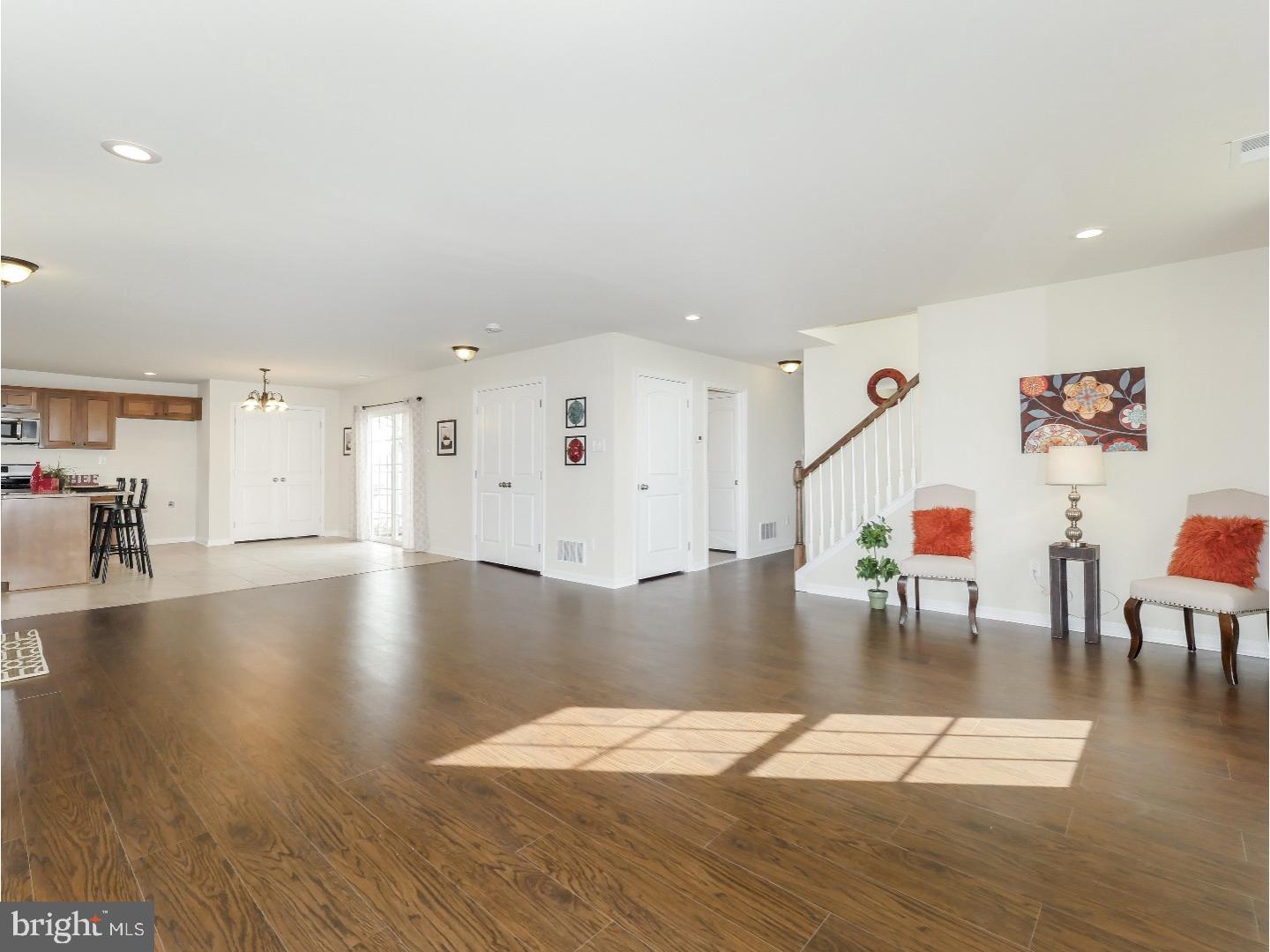 622 Auburn Road Fairless Hills, PA 19030 - Photo 2 of 25 Living Room