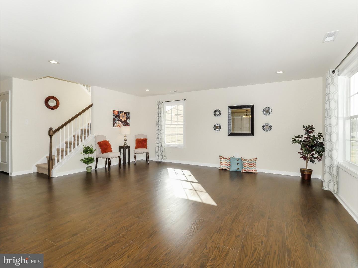 622 Auburn Road Fairless Hills, PA 19030 - Photo 5 of 25 Living Room