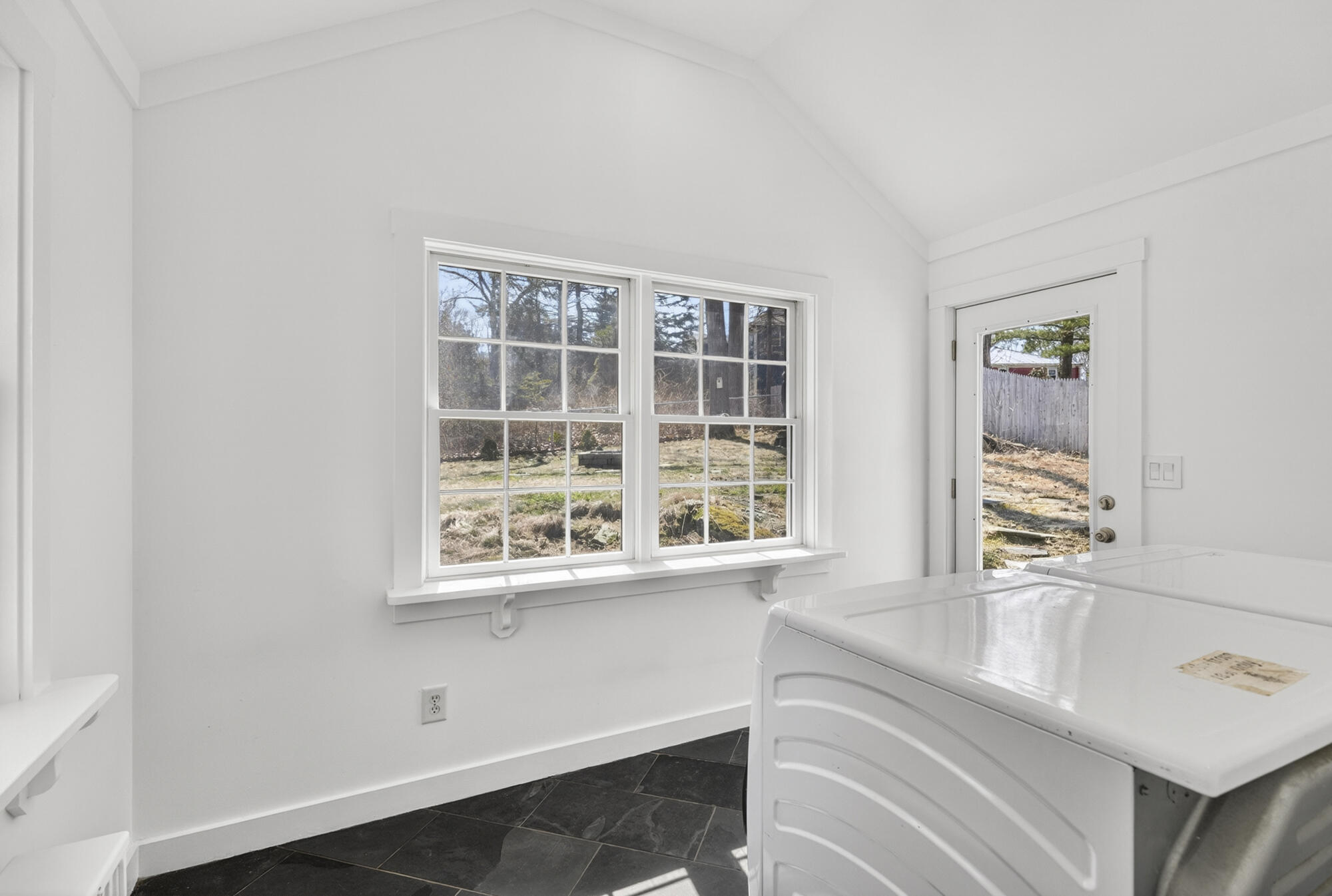 60 Oakhurst Road Cape Elizabeth, ME 04107 - Photo 11 of 56 60 Oakhurst_W5_10