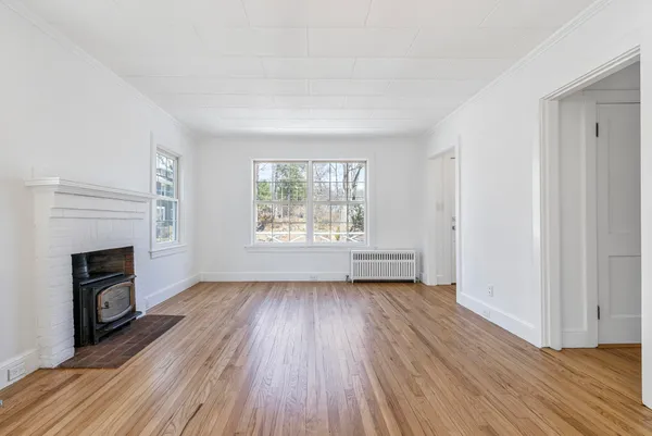 $739,900 | 60 Oakhurst Road, Cape Elizabeth, ME 04107