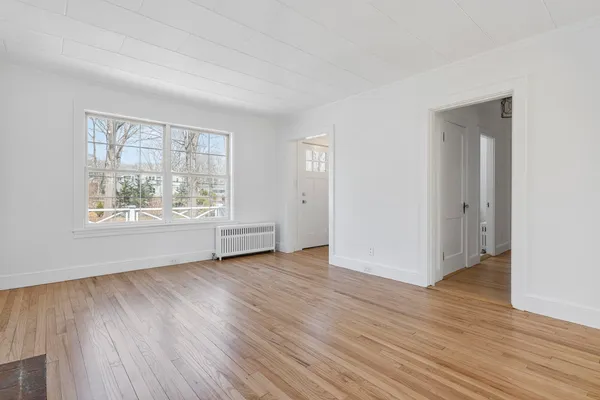 $739,900 | 60 Oakhurst Road, Cape Elizabeth, ME 04107