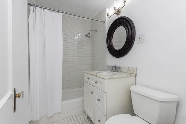 $739,900 | 60 Oakhurst Road, Cape Elizabeth, ME 04107