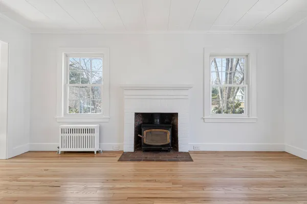 $739,900 | 60 Oakhurst Road, Cape Elizabeth, ME 04107