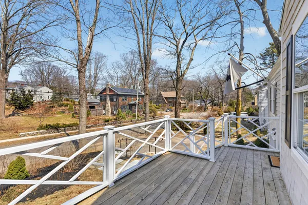 $739,900 | 60 Oakhurst Road, Cape Elizabeth, ME 04107