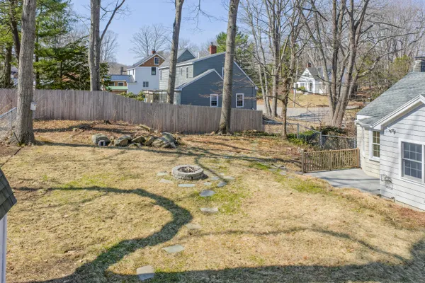 $739,900 | 60 Oakhurst Road, Cape Elizabeth, ME 04107