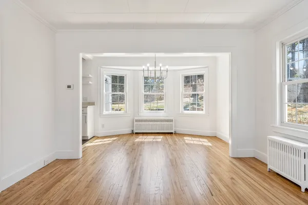 $739,900 | 60 Oakhurst Road, Cape Elizabeth, ME 04107