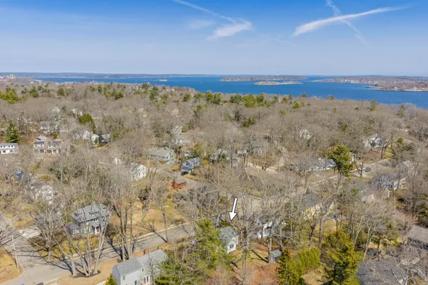 $739,900 | 60 Oakhurst Road, Cape Elizabeth, ME 04107