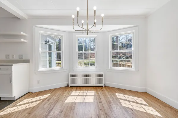 $739,900 | 60 Oakhurst Road, Cape Elizabeth, ME 04107