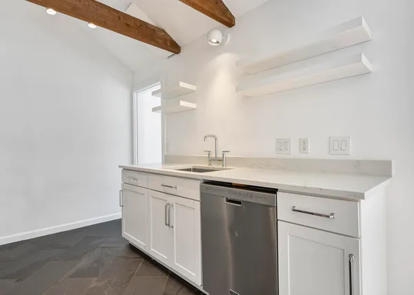 $739,900 | 60 Oakhurst Road, Cape Elizabeth, ME 04107