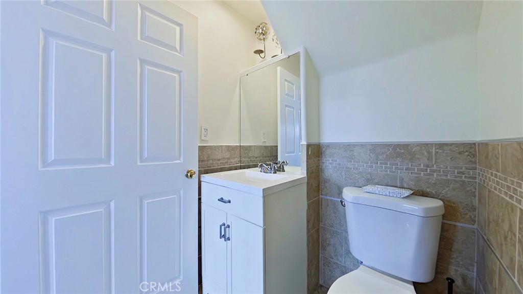 18347 Saticoy Street, Unit 6 Reseda, CA 91335 - Photo 15 of 28