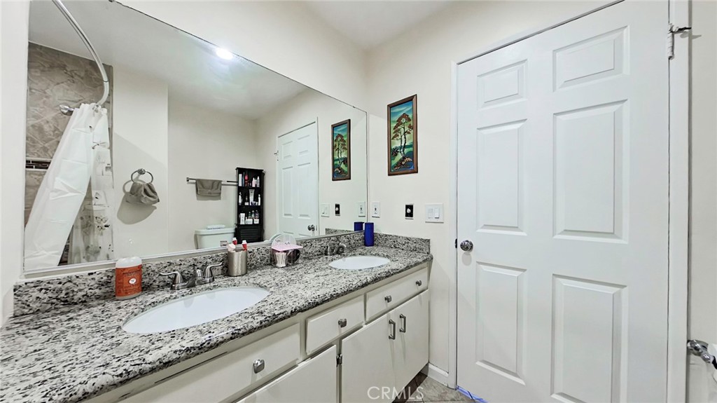 18347 Saticoy Street, Unit 6 Reseda, CA 91335 - Photo 20 of 28