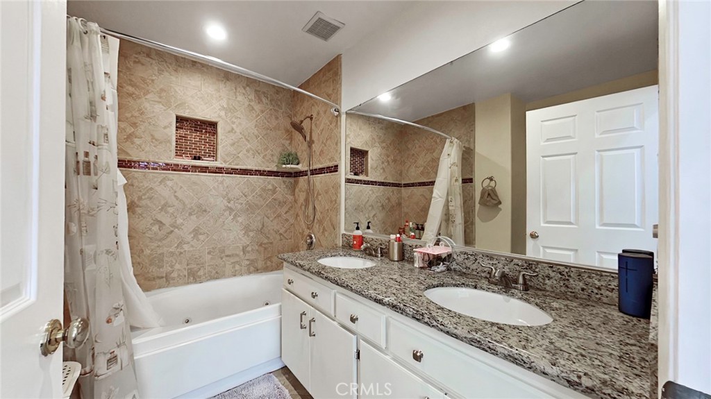 18347 Saticoy Street, Unit 6 Reseda, CA 91335 - Photo 21 of 28