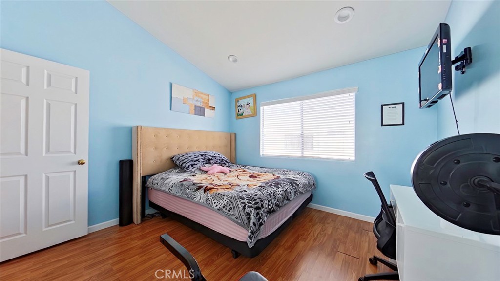 18347 Saticoy Street, Unit 6 Reseda, CA 91335 - Photo 22 of 28