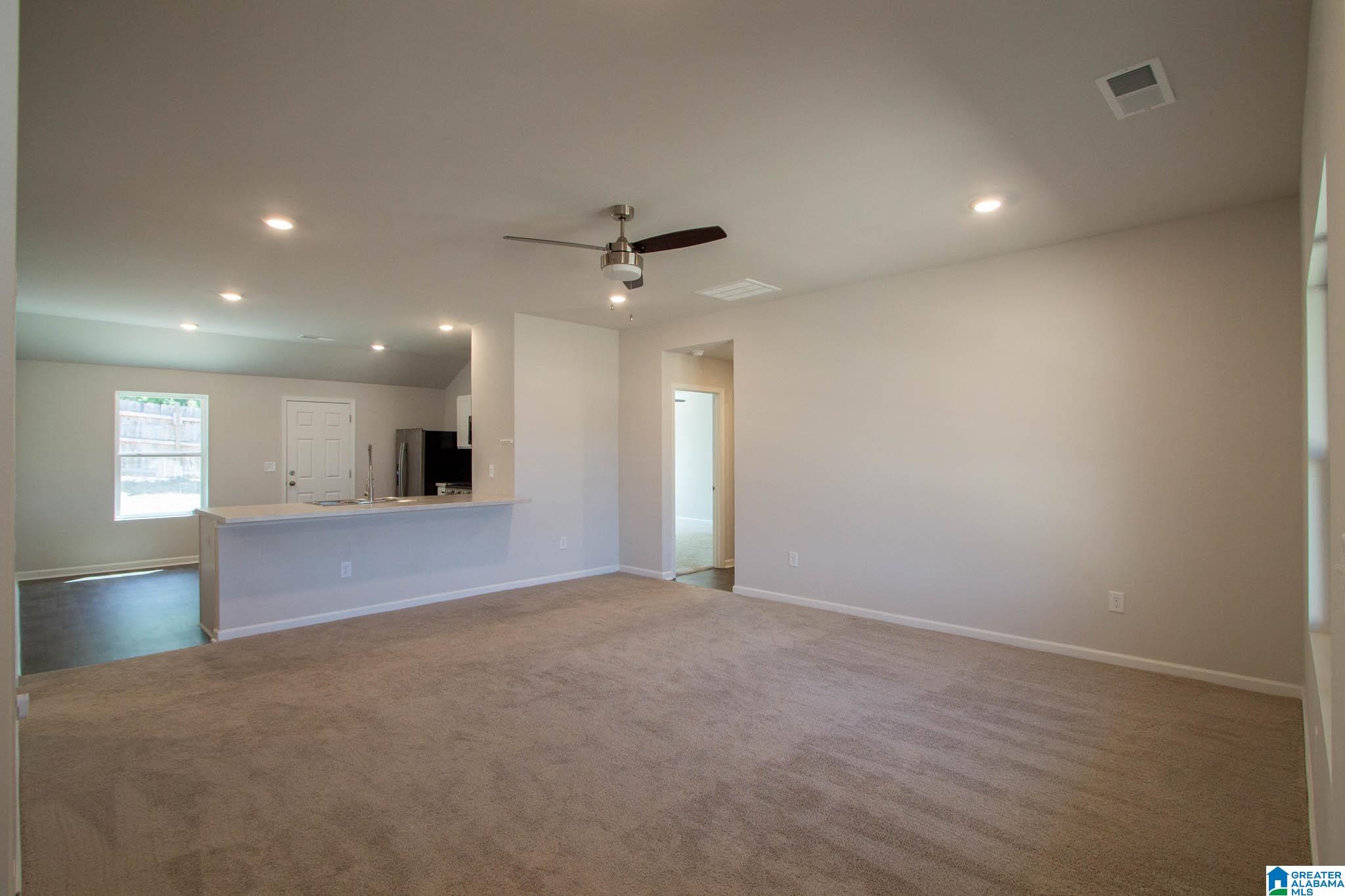 188 Coleman Way Calera, AL 35040 - Photo 4 of 34