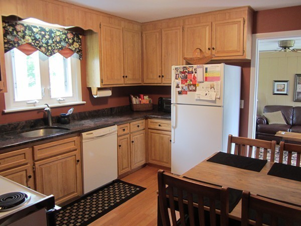 34 Tatham Hill Road West Springfield, MA 01089 - Photo 10 of 28 Gallery Image 10
