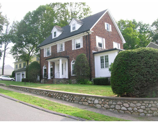 46 Lincoln Road Medford, MA 02155 - Photo 1 of 12 Gallery Image 1